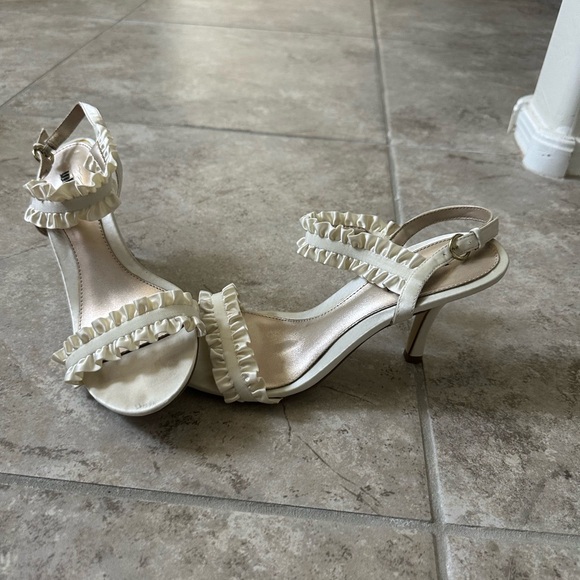 Y2K unlisted heels - Picture 1 of 3